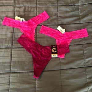 NWT Thong Lot • Size S